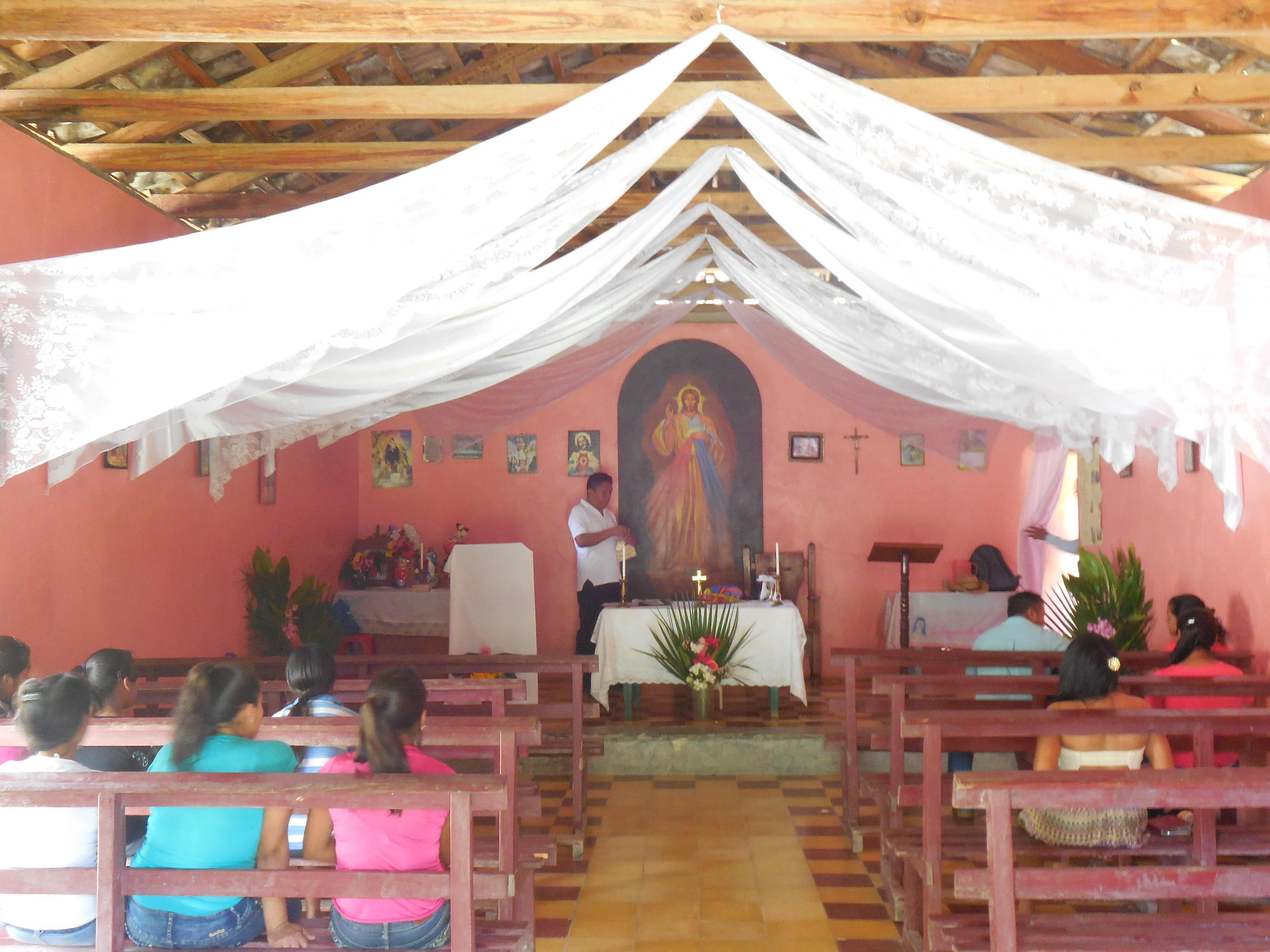 The sanctuary of the Church of La Laguna